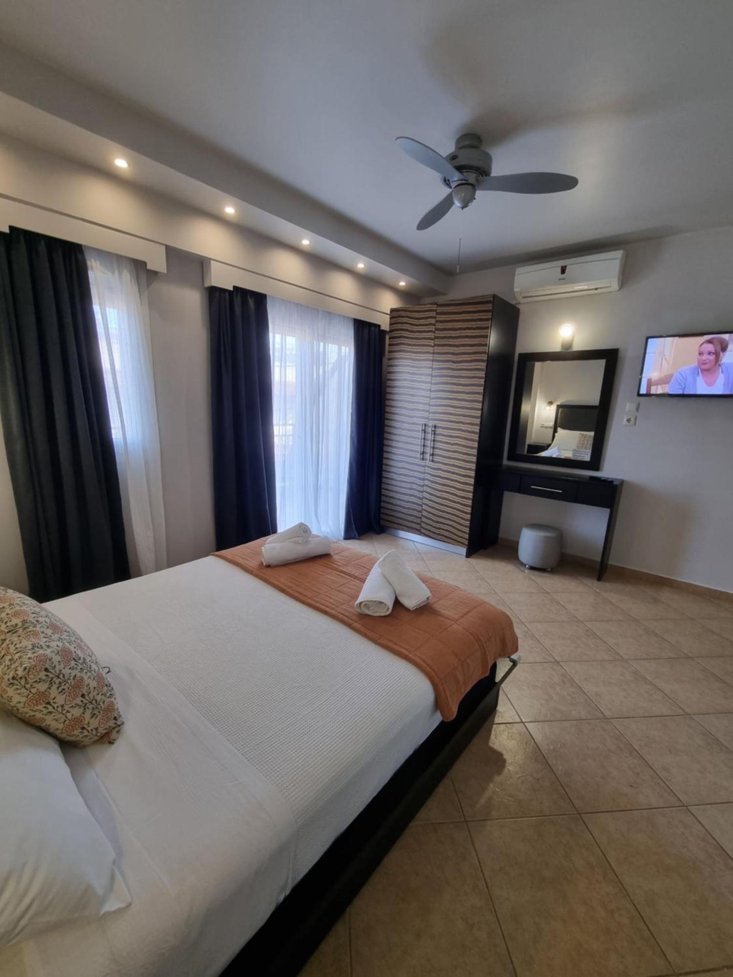 Greenhill Holiday Suites Sarti Exterior foto